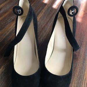 Marc Fisher pumps (black)